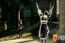 《黑暗之魂：重制版》惨遭<em>黑客</em><em>入侵</em> 玩家被隐形人虐杀