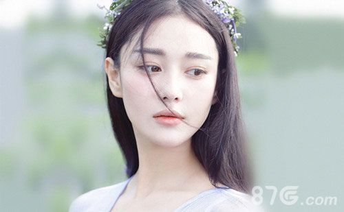 携手人气女神张馨予 共创皇图霸业