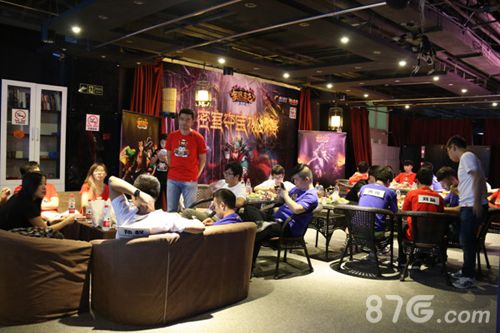 全民主公玩家线下合影2