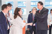 创新<em>驱动</em>新飞跃，螃蟹游戏服务网精彩亮相第三届数贸会