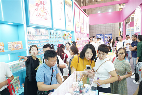 星座AI潮玩AiMOON惊艳亮相CTE中国玩具潮玩展