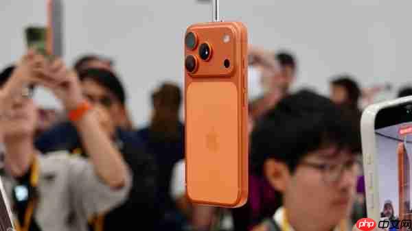iPhone 17中国卖爆 苹果在华市场强势复苏!库克:我被销量惊到 感谢中国用户