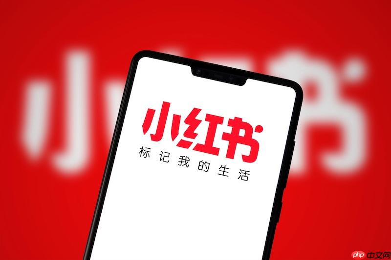 小红书怎么发长图 拼接多图与无缝排版防压画质技巧【设计指南】